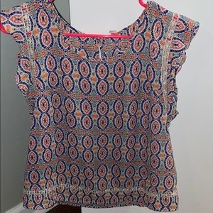 Patterned top